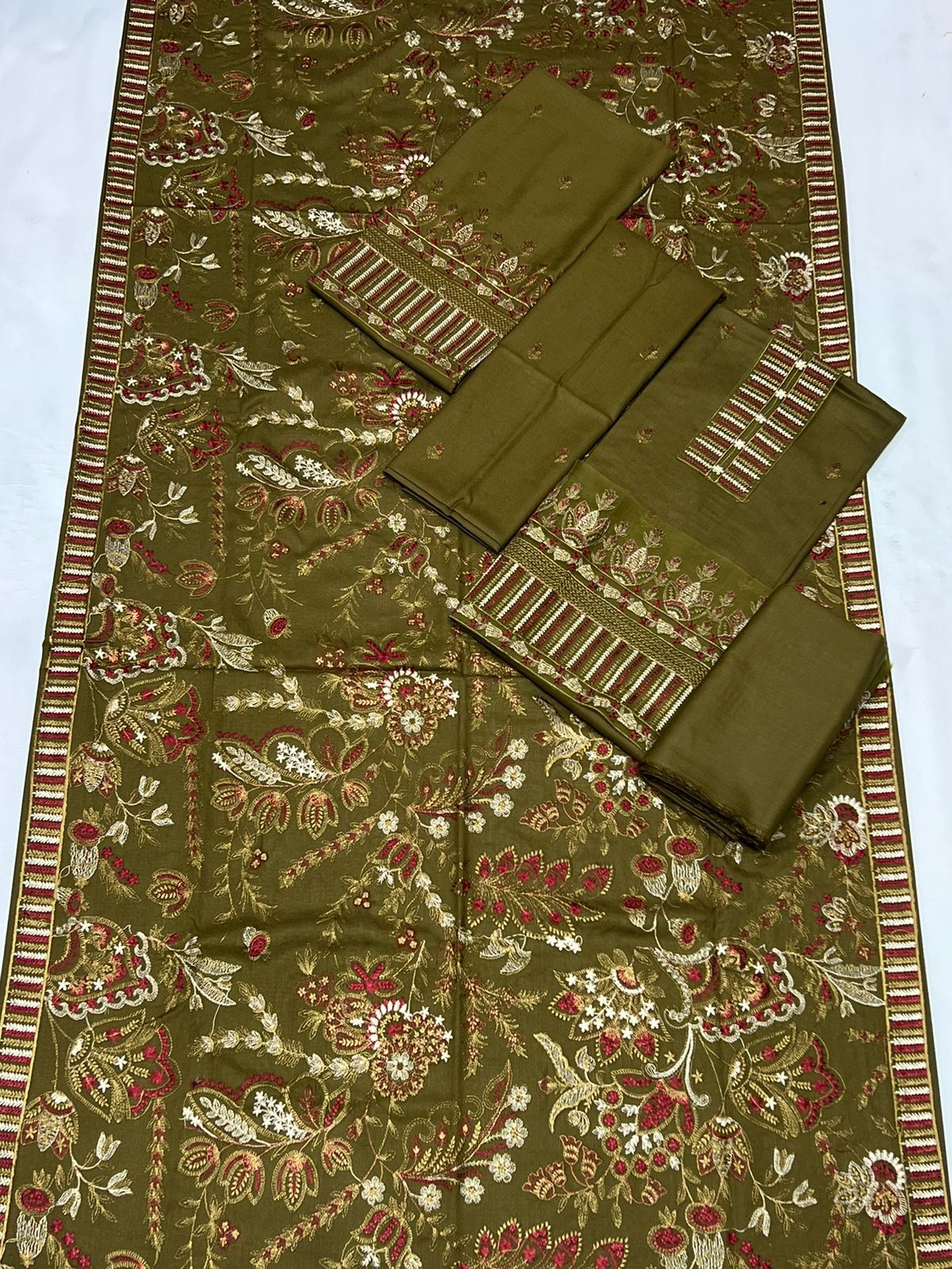 Dhanak Full Heavy EMB 3 Piece Suit